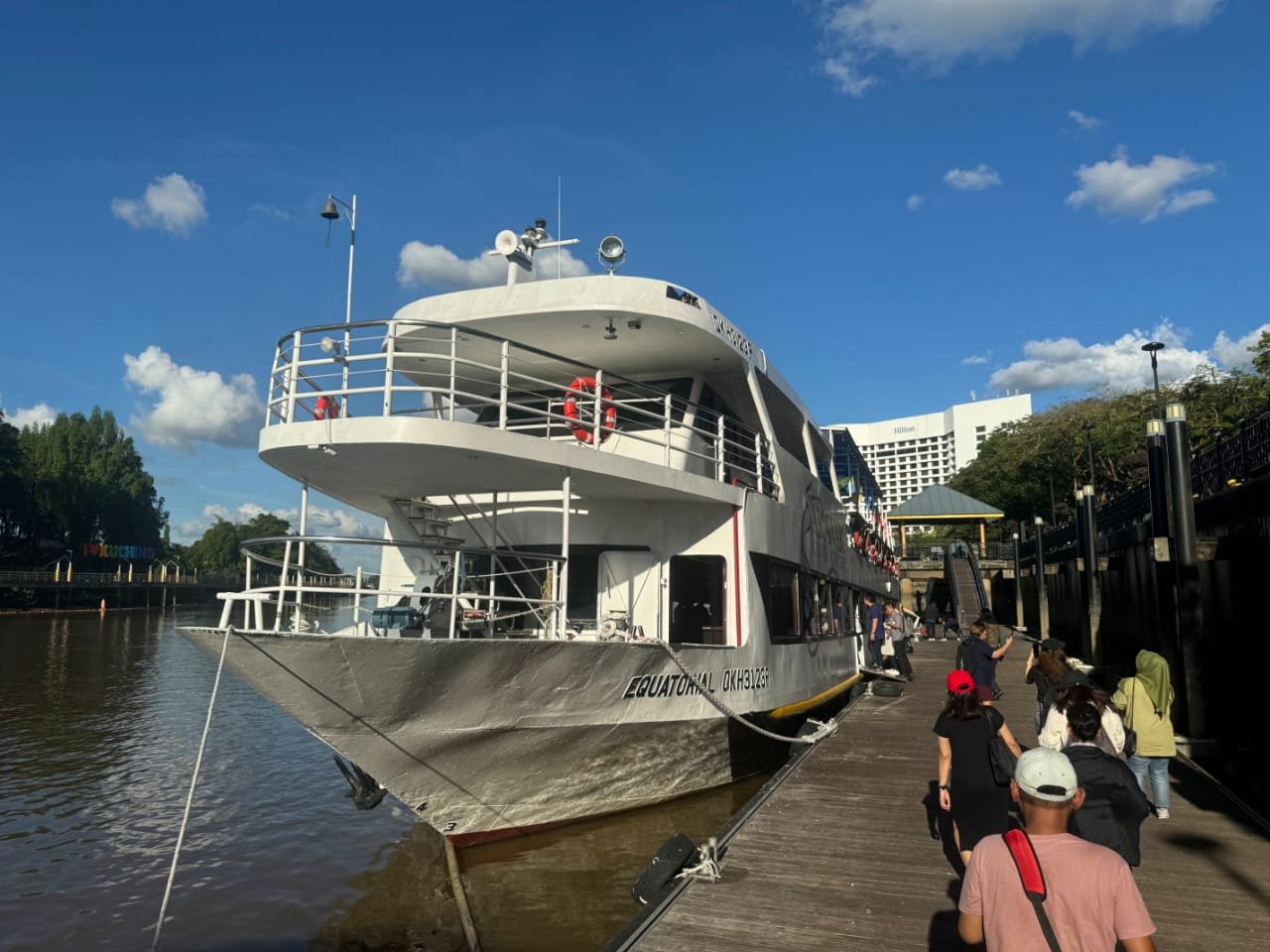 Harga Tiket, Jam Operasional dan Rute Sarawak River Cruise